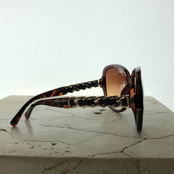 Oleg Cassini Big Round Tortoise Shell Medium Arm Yellow Tint - Picture 6 of 7